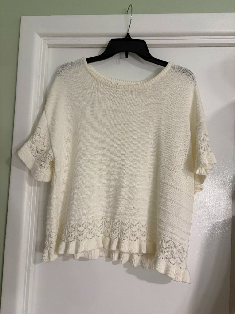 WHITE KNIT TOP SHORT SLEEVE - 20" PTP